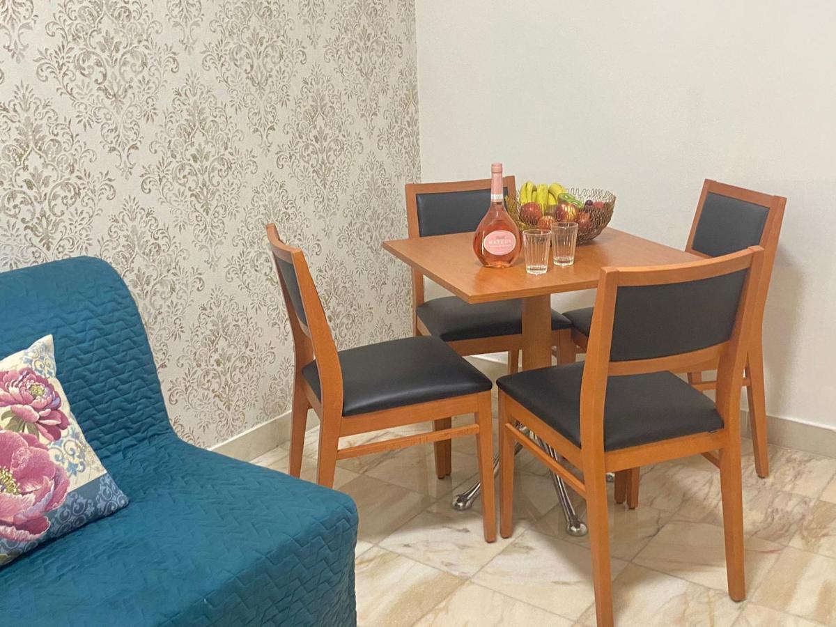 Apartment In The Best Location In Lisbona Esterno foto